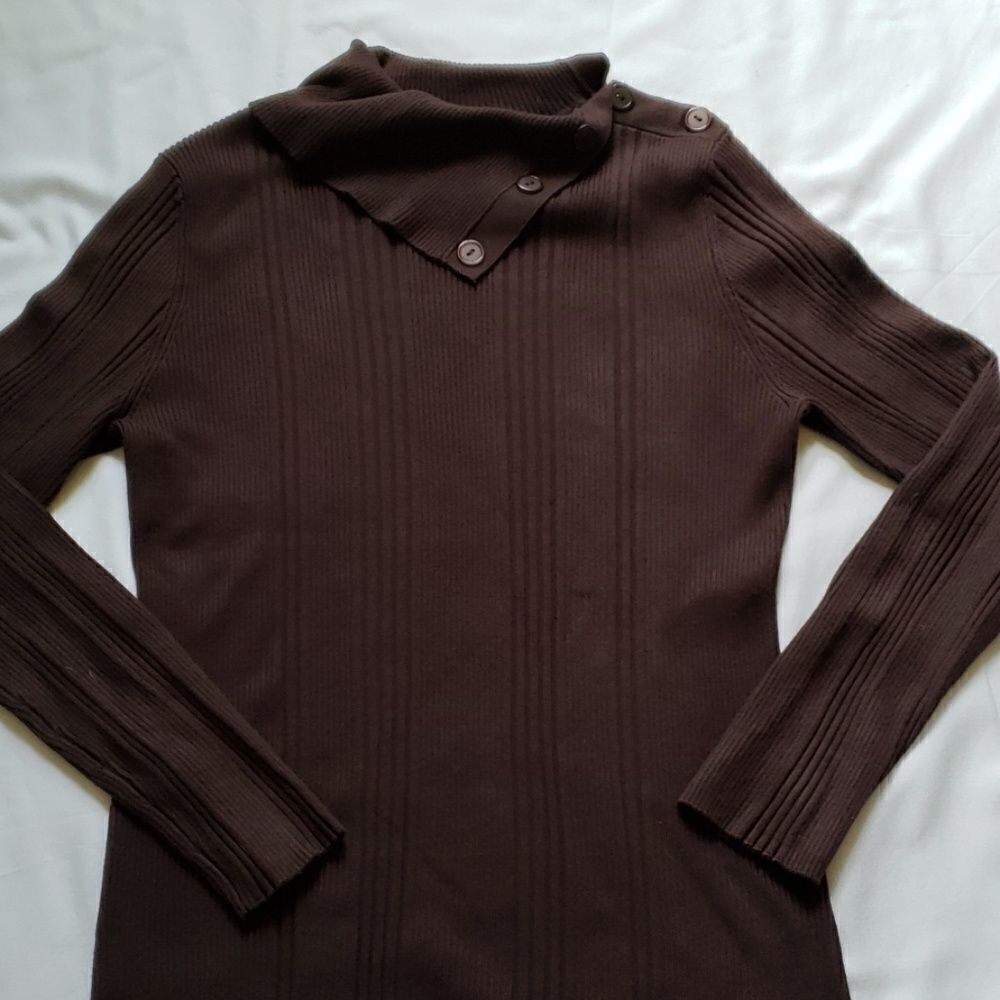 New brown ribbed sweater